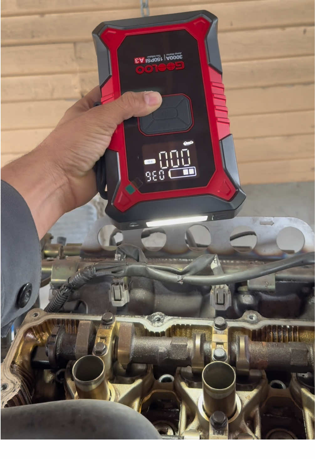 Vieran cuantas veces me a sacado se apuros esta cosa #gooloo #jumpstarter #aircompressor #carneeds 