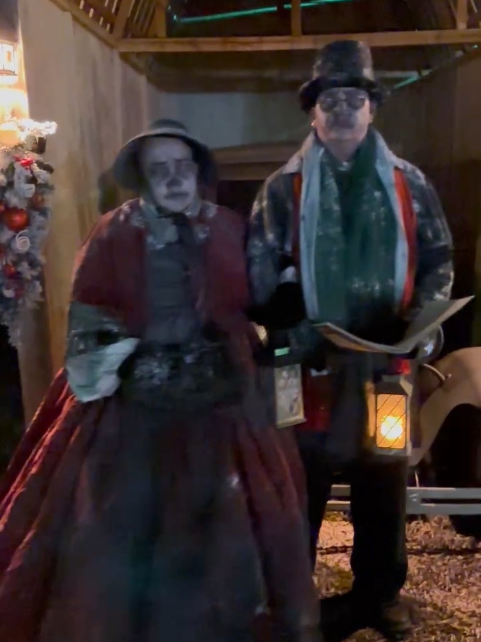 Would you want to run into these christmas carolers? #foryoupage #horrorhappenings #creepmas #christmas #sirhenryshauntedtrail #hauntedchristmas #undead  #spookychristmas #fyp 