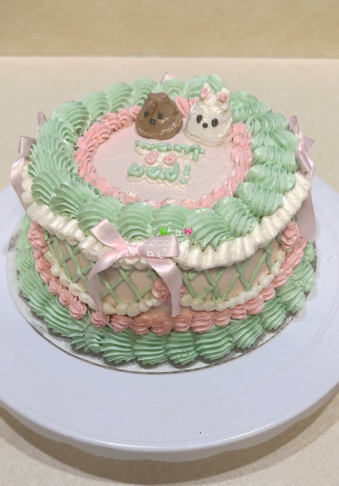 hi guys.. wanted to go back to my roots on this account and share my  cake .. LOL pls ignore the flaws and how quokka and leebit look like blobs TT #skzoo #straykids #skz #kpopcake #kpop #mutuals #fyp #skzcake #straykidscake #minsung #wantsobad 