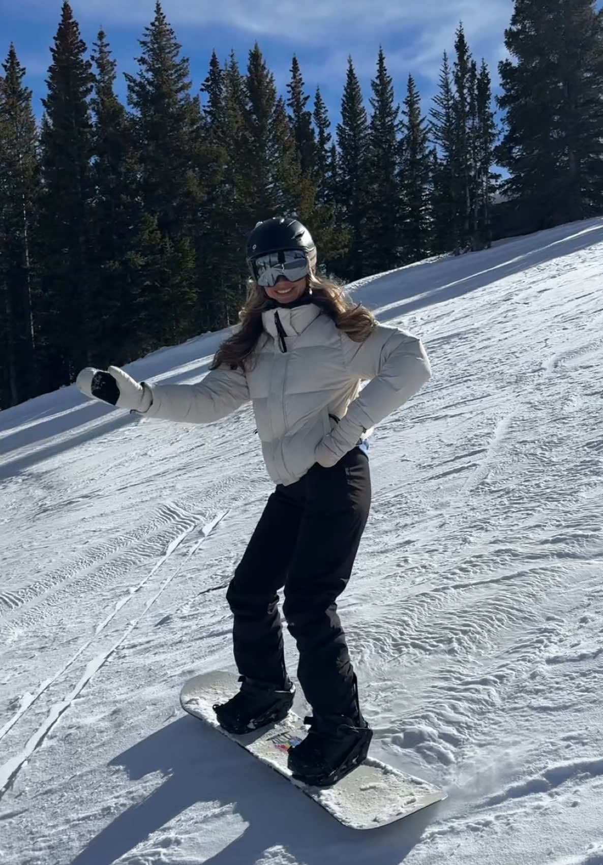 when the ski trip finally makes it out of the group chat ⛷️ @Dippin’ Daisy’s  #ski #snowboard #snowboarding #snowboardtiktok #snowboardoutfit #skitok #skitrip #skioutfit #girlstrip #skiing #aspen #snowboardgirl #winterseason #girlswhoski #dadip #CapCut 