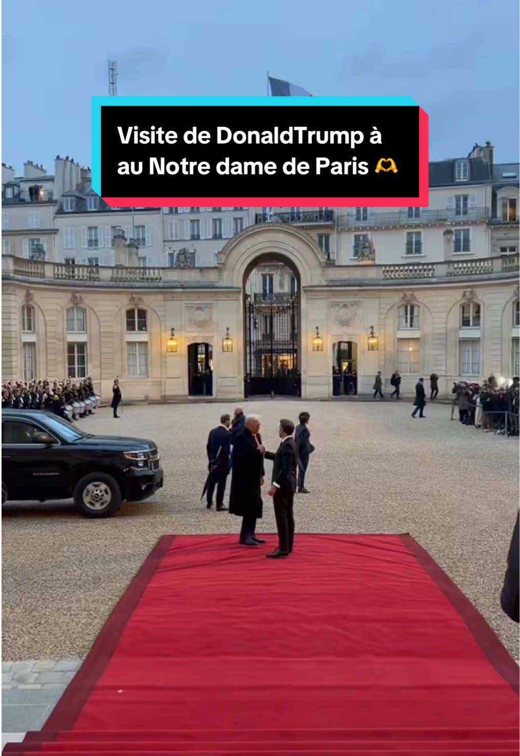 Bienvenue @realDonaldTrump.#viralvideos 