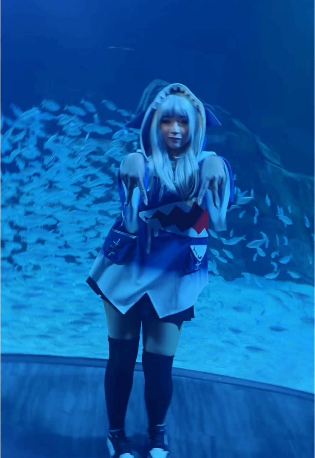 POV gura found the other sharks #gawrgura #gawrguracosplay #gawrgurahololive #cosplaydance 