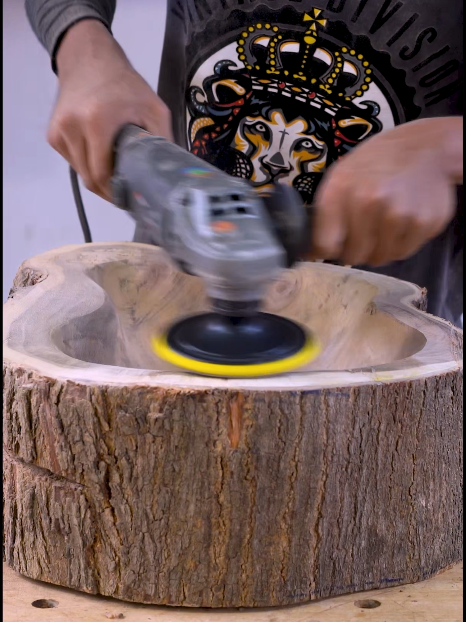 Witness the transformation of a massive wood log into a stunning wooden sink! This unique piece not only showcases the beauty of nature but also adds a touch of elegance to any bathroom. 🌳✨ #WoodworkingArt #SustainableDesign #HomeDecor