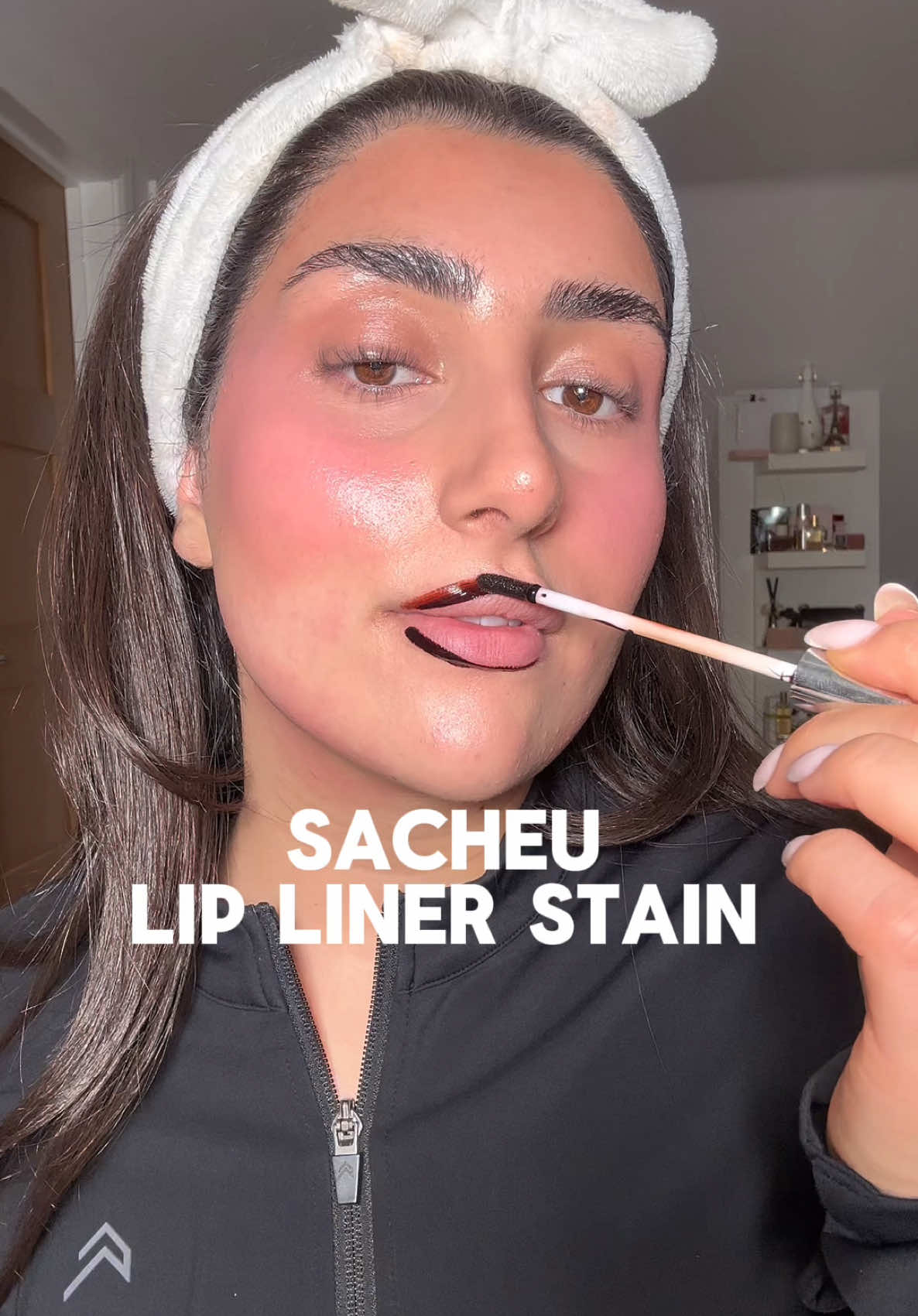 @SACHEU Beauty UK lasts all day ✨ #lipliner #sacheulipliner #sacheubeauty #longwearlipliner 