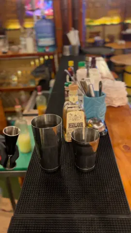 Este coctel lo puedes encontrar en el local de parrillas Mr. Aycha. #Perú #cocteles #cocina #satisfyingvideo #rico 