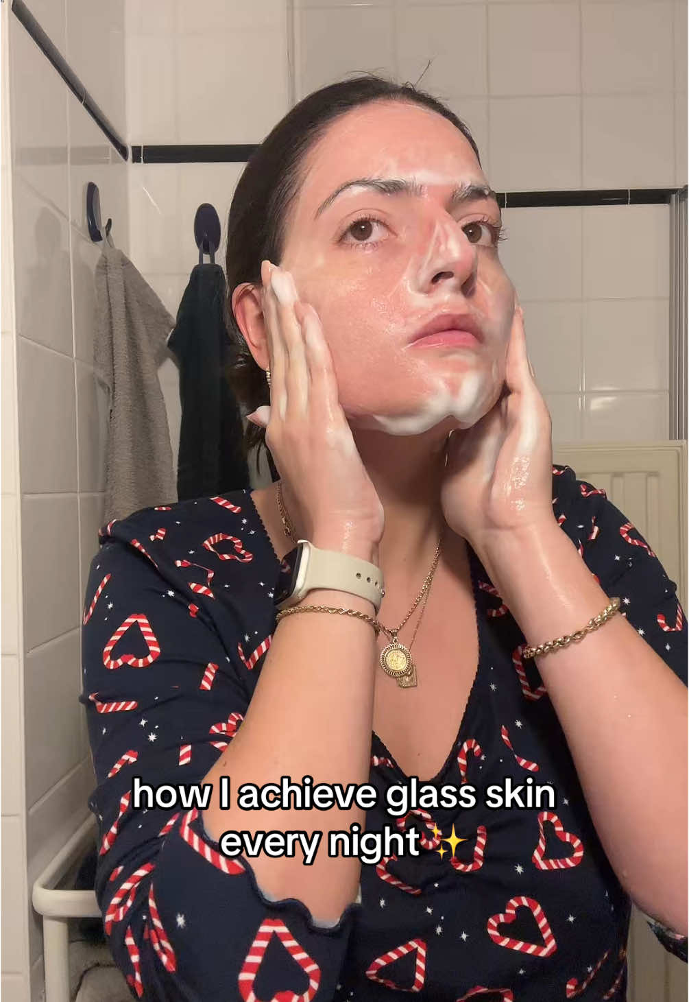 Me 🤝 my skincare!!!🫧✨ it‘s giving me THAT GLOW eeeeveryday🤍 #skincareroutine #skincare #glassskin #glassskincare #glassskinroutine #getunreadywithme #getunready #nighttimeroutine #nighttimeskincare #nighttimeskincareroutine #glowyskin #glowyskincare #clinique @Clinique #sebamed @Sebamed Skincare @Nø Cosmetics @The Ordinary @Balea @Kiehl's Since 1851 #kiehls #avocadoeyecream @La Roche-Posay #larocheposay #cicaplast 