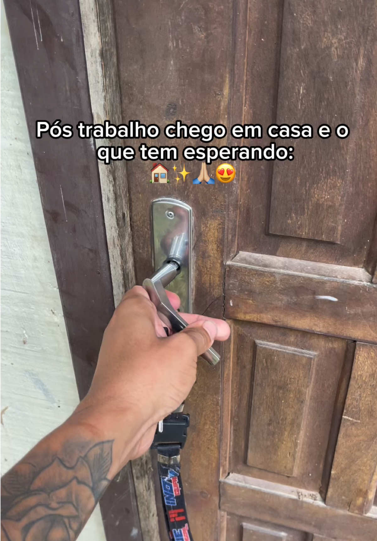 Chego em casa cansado do trampo e oq me espera: 🏠✨☺️ #morandosozinho #viral  #viralpost #paz #fy  #fyp #rotinaprodutiva  #video #viralreels  #casa #casalimpa  #satisfatório #asmrsounds  #organização #asmr     #CapCut 