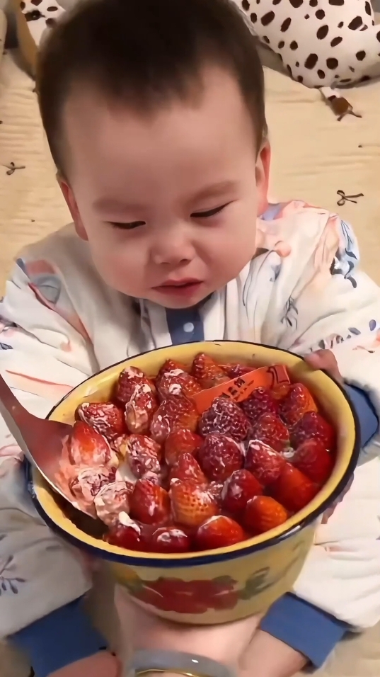 food is happiness #FoodLover #baby #babyeating #cutebaby #funnybaby 