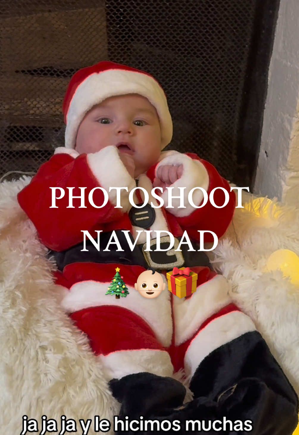 Asi quedaron las fotos de navidad de mi bebe francesco 🎄🎁👶🏻 hicimos el Photoshoot en la casa 🤣 . . . . . . . . #christmasphotoshoot #babyphotoshoot #sesiondefotos #longvideo #momslife #xyzbca #fypシ #photoshoot #3monthsold 