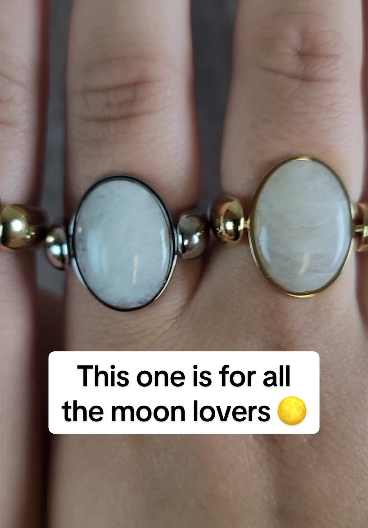 Shoutout to all the moon and moonstone lovers out there! The abundance of energy is unmatched 🌙 #moonstonejewelry #moonstonerings #formoonlovers #moonlover 