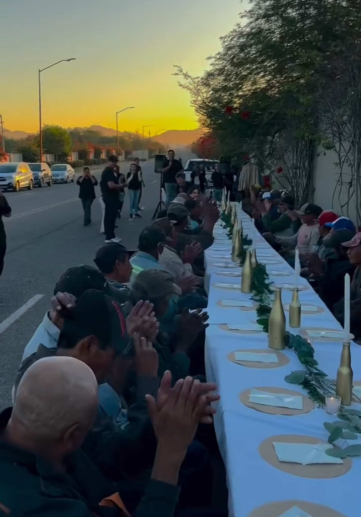 Esto es hermoso ♥️🙌 Lucas 14:13-14 Mas cuando hagas banquete, llama a los pobres, los mancos, los cojos y los ciegos; y serás bienaventurado; porque ellos no te pueden recompensar..