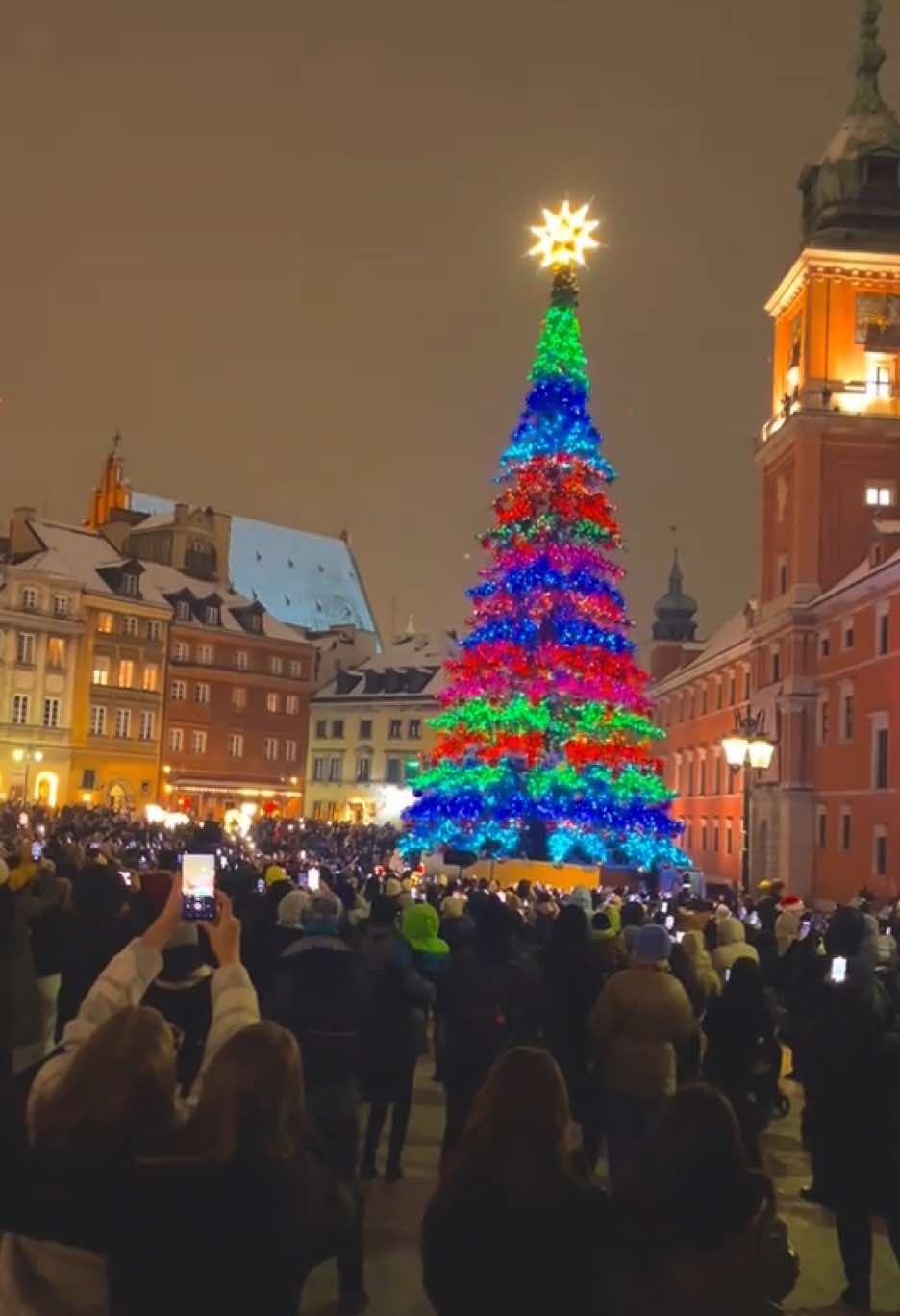 #christmas2023 #warsaw #christmas #poland #christmastime #beautifull #hapychristmas #christmastreedecor #christmastree #choinka🎄🎄 #swietabozegonarodzenia 