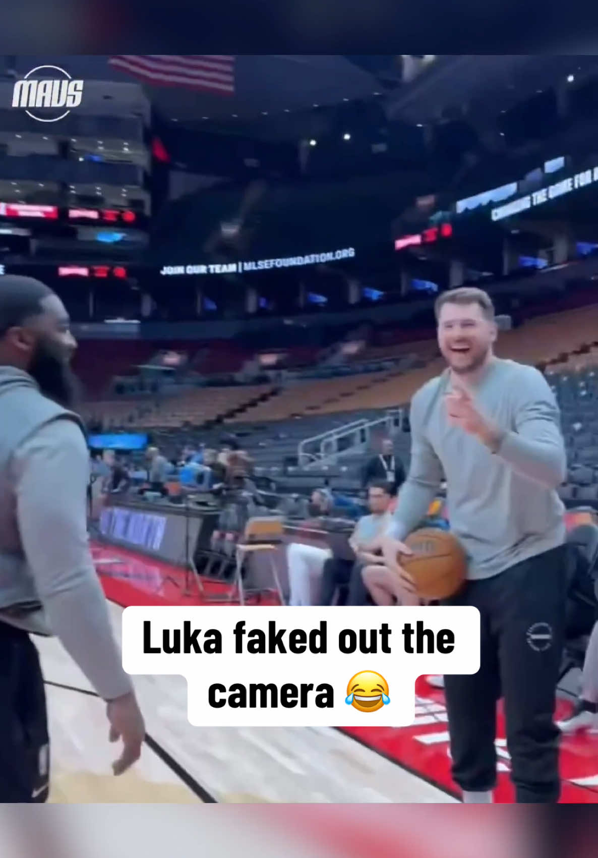 Wait for his reaction 🤣 (via @Dallas Mavericks) #NBA #basketball #mavericks #lukadoncic #funny 