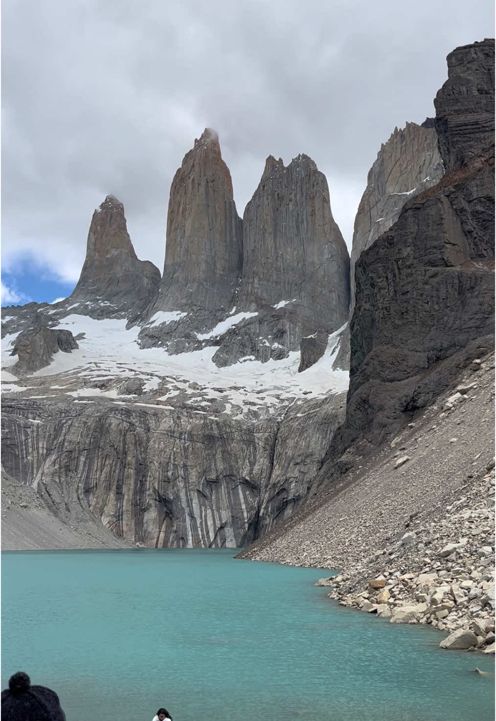 Join us on our hike and feel the emotions we ezperienced throughout the day x #patagonia #torresdelpaine #chile #southamerica #argentina #Scotland #wlw 