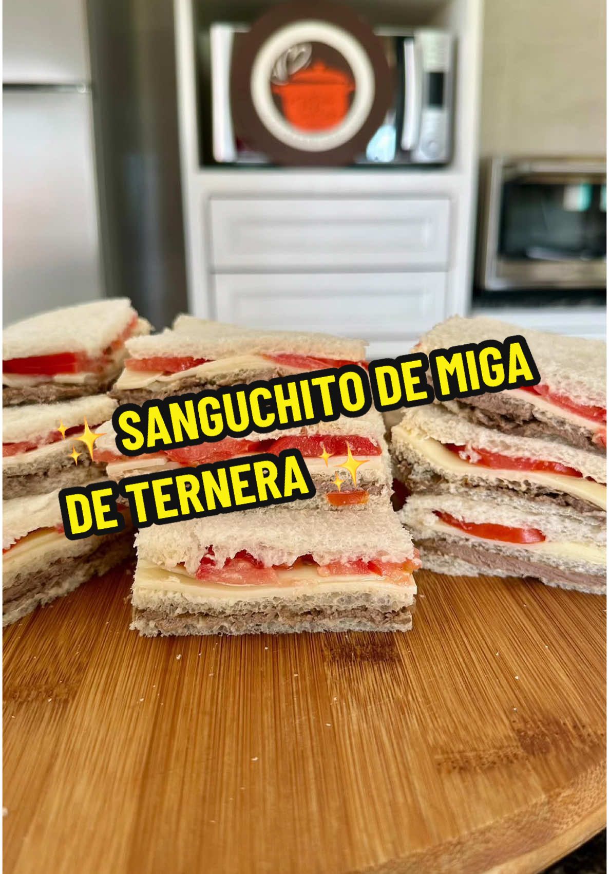 ✨ SANGUCHITO DE MIGA DE TERNERA ✨ 🎄 Un clásico para las fiestas muy típico del norte argentino!  👉🏻 1,5 kg de cuadrada o jamón cuadrado 👉🏻 Para el caldo: cebolla, ajo, zanahoria, laurel, sal y perejil  👉🏻 Para el adobo  ✅ 300 cc de caldo de cocción ✅ 150 cc de salsa inglesa  ✅ 30 cc de aceite  ✅ 1 cda de orégano ✅ 1 cdta de ají molido  ✅ 2 cucharadas de mostaza  ✅ sal a gusto  👉🏻 Para el sándwich: pan de miga, mayonesa, queso danbo o tybo y tomate 🚨Mayonesa aligerada : una mezcla de tu mayonesa preferida con agua o leche (70 % mayonesa 30% líquido) , la batos bien y está lista para pincelar y humectar el pan 😍 #sanguchito #sandwichdemiga #sandwichdeternera #ternera #madeincasa #cocinandoconjime