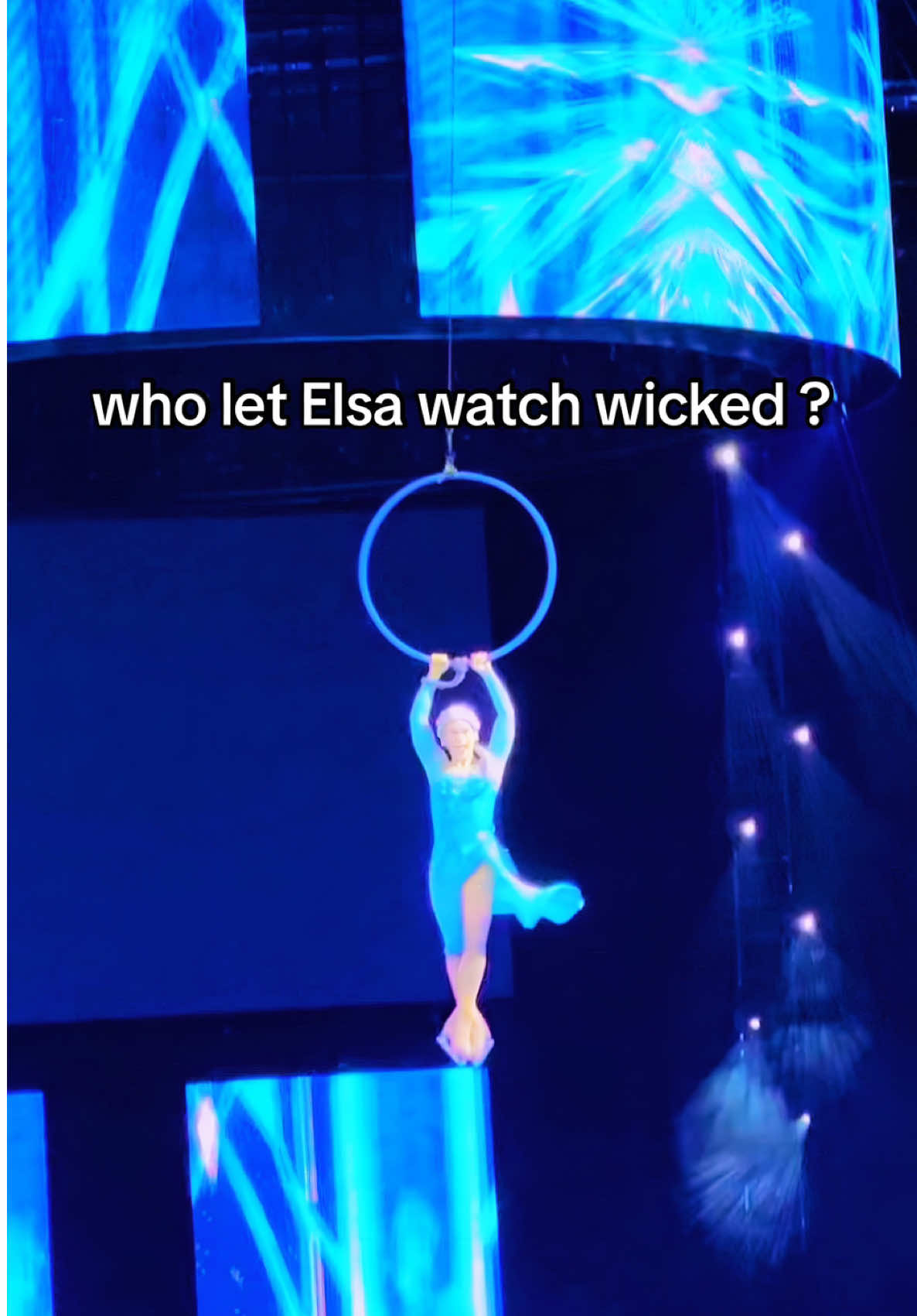 ✨❄️ Fly high, Queen ✨❄️ #DefyingGravity #frozen #wicked #elsa #elphaba #fyp #foryou #comedy #trending #oz #itsme #letitgo #wickedmovie @Disney On Ice 