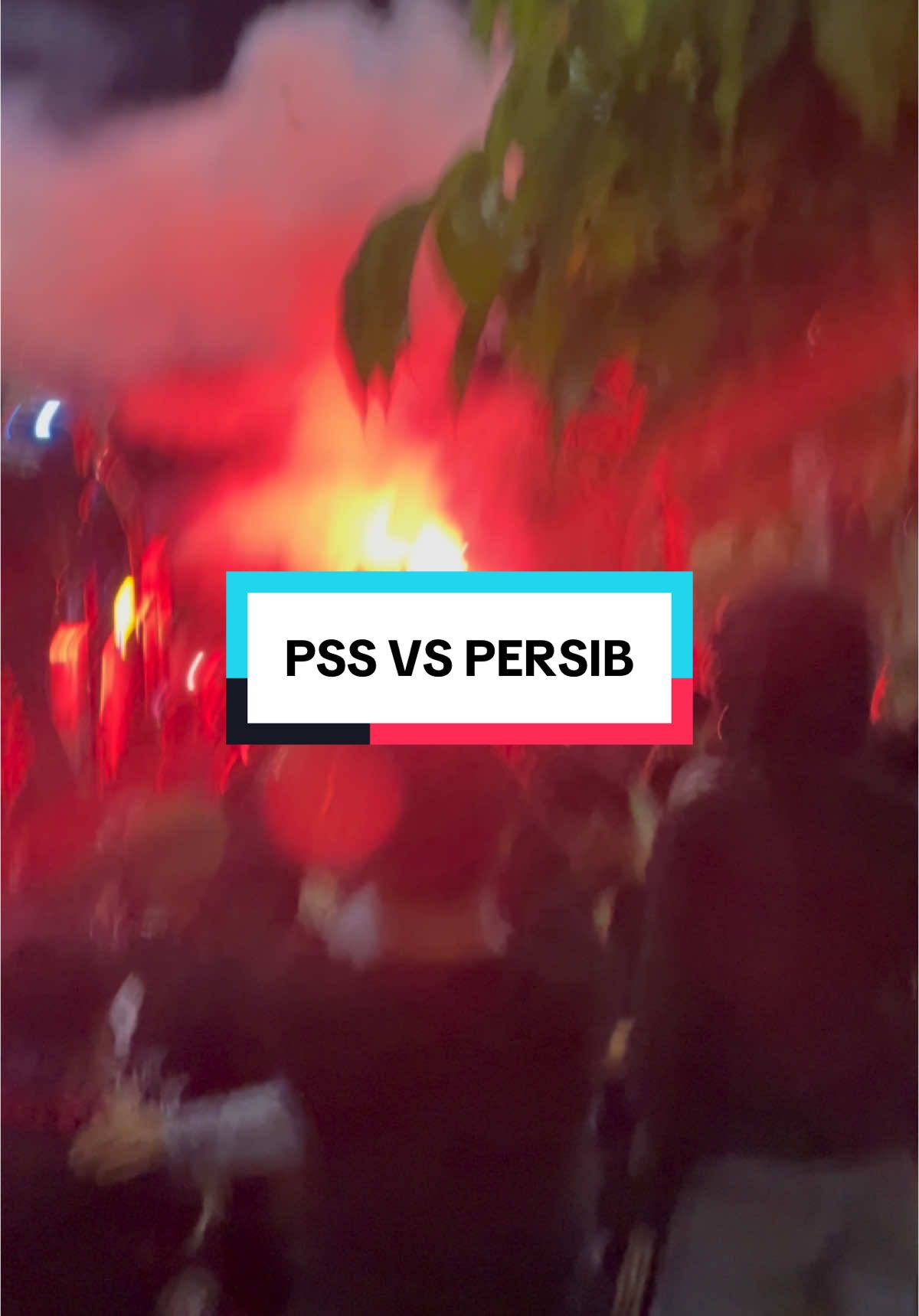 #awaydays #bobotoh #pssvspersib yang berakhir dengan kemenangan #persib berkat goal dari #tyronedelpino dan #daviddasilva patut untuk dirayakan bersama🙌🍻. . . . #bobotohberduka #avinanggara_ #avinanggara #avin #awaydays #avin #persib #persibday #persibbandung #bobotoh #bobotohpersib #bandung #pss #psssleman #slemania #bcs 