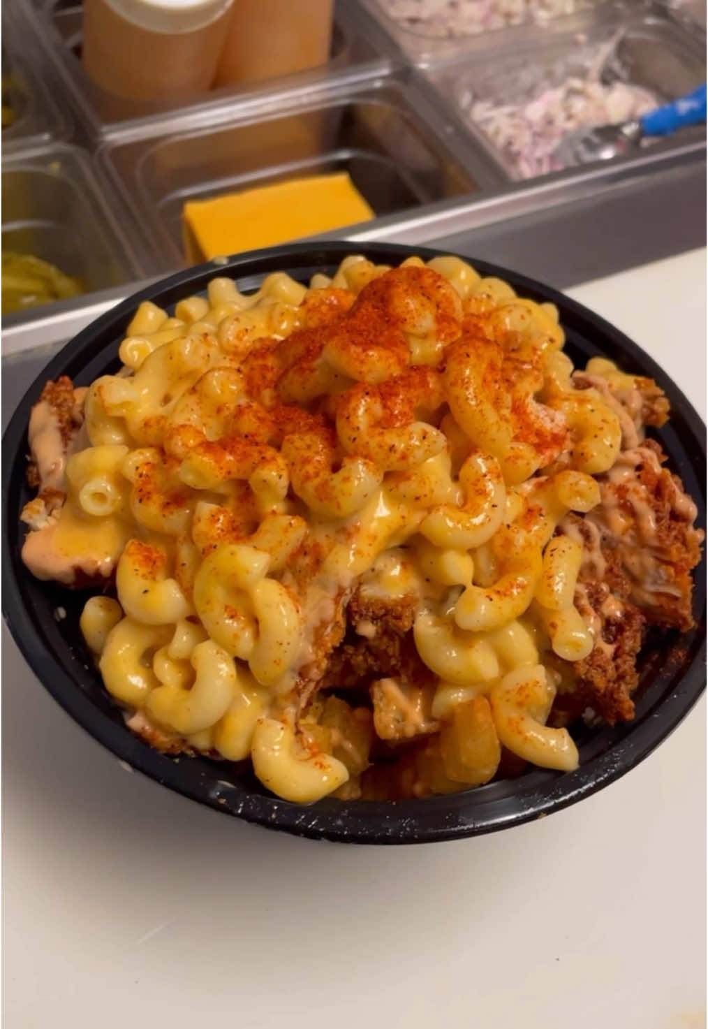 The perfect mac n chicken bowl #grubspot #chicken #cheese #fries #foodtiktok #fyp 