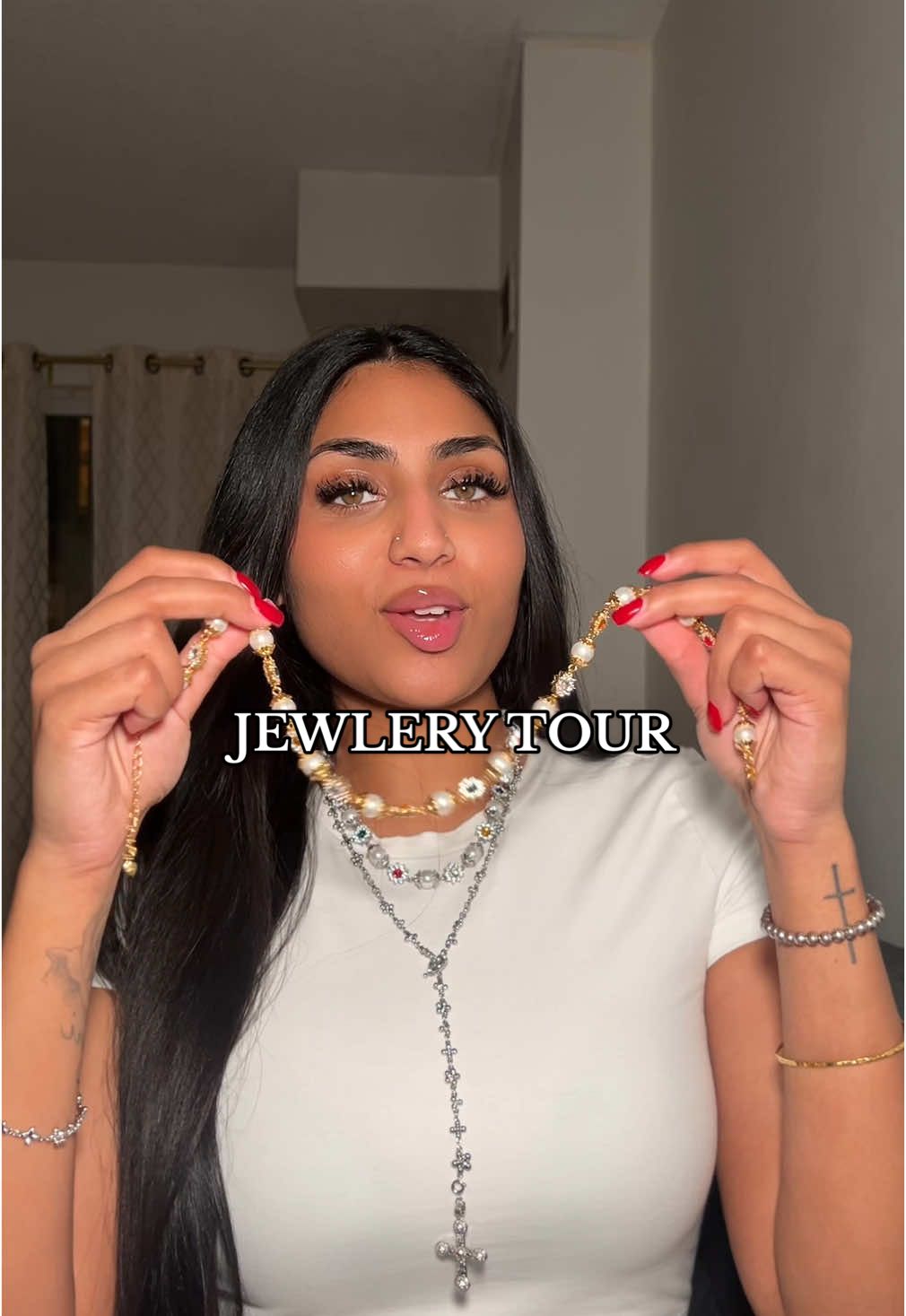 Long awaited jewlery tour! You guys know I love @En Route Jewelry Store 🥰  #enroutejewelry #christmasgiftideas #jewlery #tour #fyp #enroute  click the link in my bio to shop, lets twin💕#Inverted 