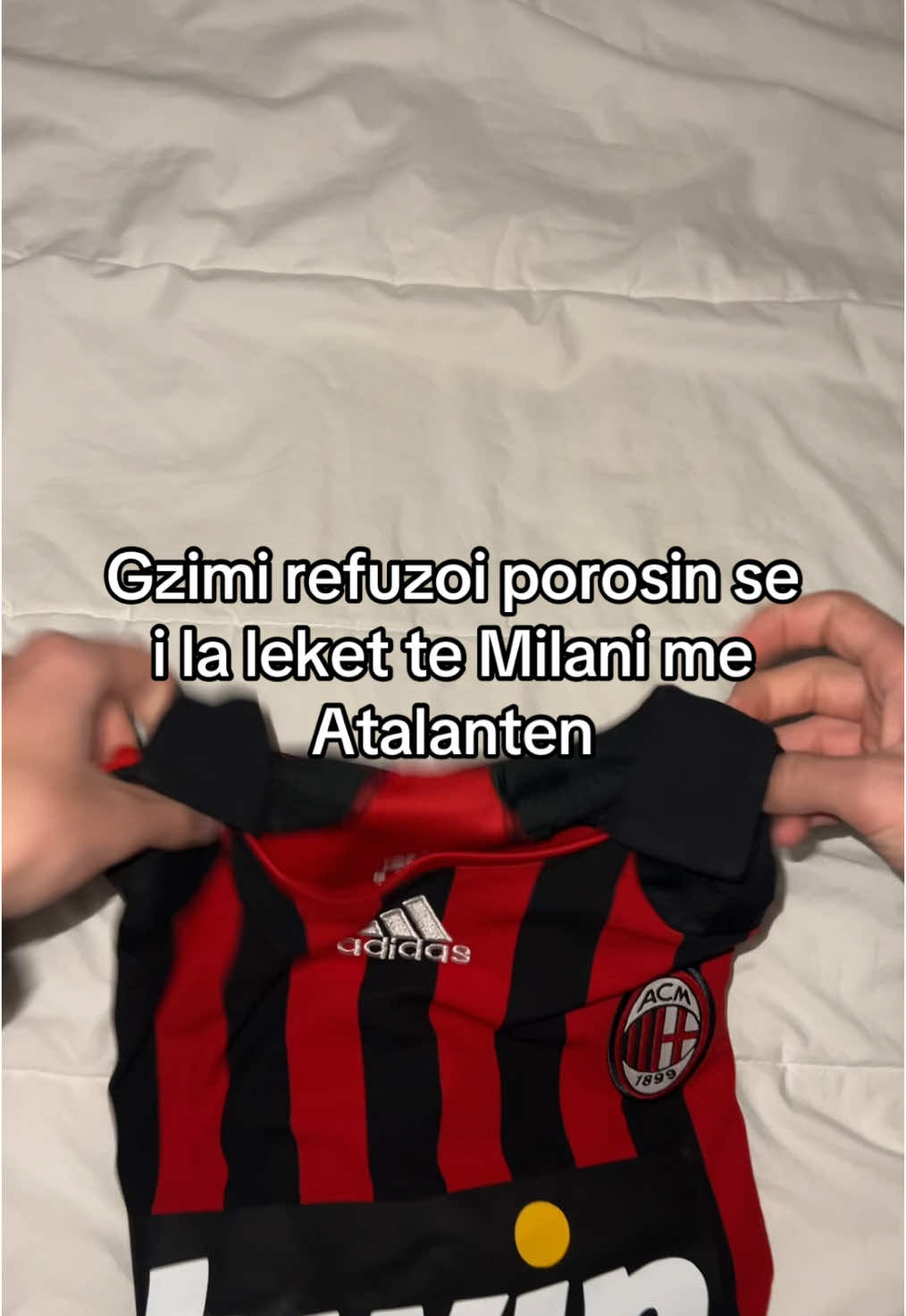 Pse mor Gzim pse?😕 #fyp #foryou #viral #albania #jeresy #football #fanella #fanellaretro1 #winter #christmas #newyear #kosovo #albania🇦🇱 #kosovo🇽🇰 #acmilan #milan #inzaghi #clothes #adidas 