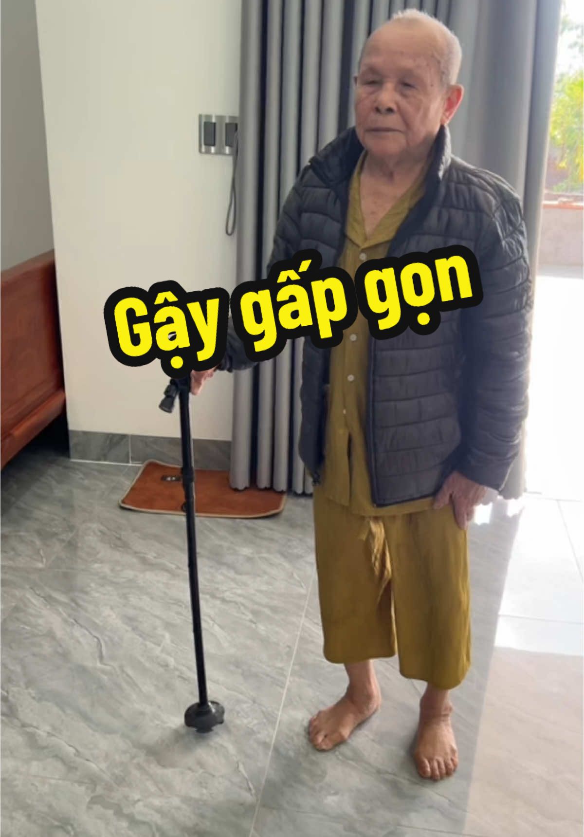 Gậy gấp gọn cho người già tiện lợi và là món quà mà ông bà bố mẹ rất thích #huyenpeoreview #gaynguoigia 