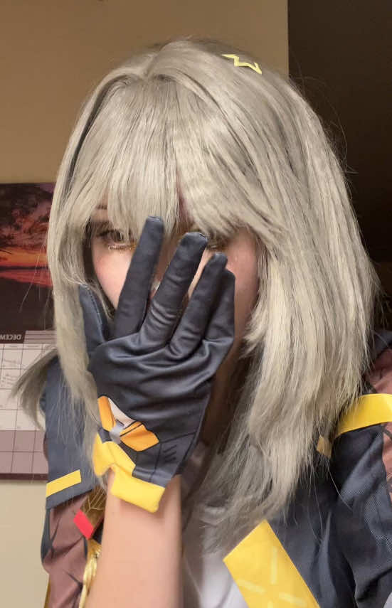 nah we got more friends trust😰😰😰😰😰😰😰😰 #stelle #stellecosplay #hsr #hsrcosplay #HonkaiStarRail #honkaistarrailcosplay #hsrmc #hsrmccosplay #honkai #honkaicosplay