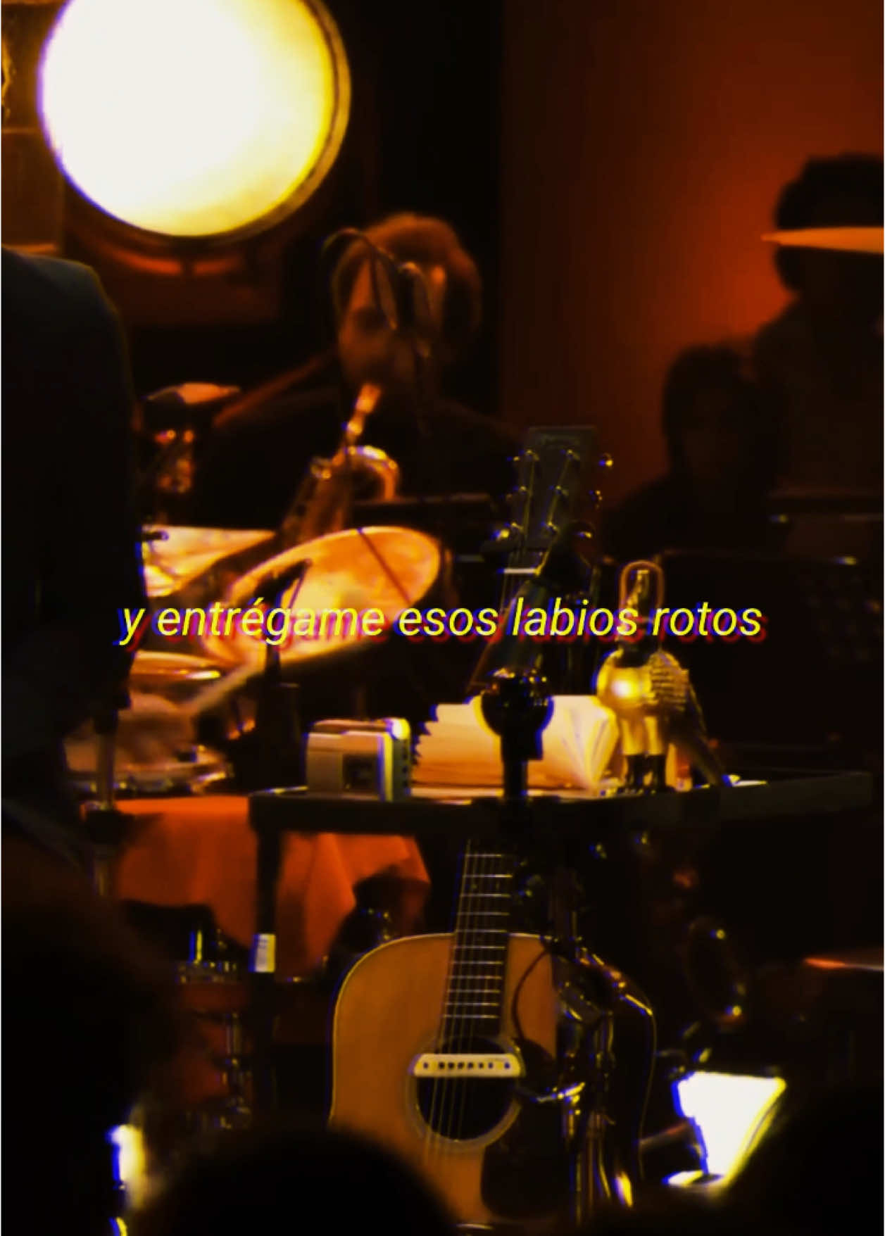 Labios Rotos - Zoé #Zoé #2011 #labiosrotos #mtvunplugged #musicadefondo #Zoe #leonlarregui #labiosrotoszoe #labiosrotoszoé 