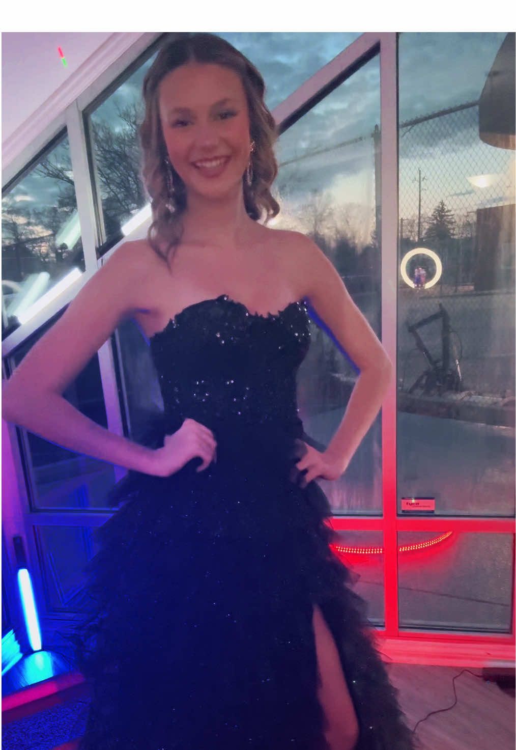 🖤 Love looks pretty! 🖤 Wearing @Stacees 🖤 360 Booth - @derektuderarts 🖤 #influencer #model #dresses #promdress #gown #fancy #pretty #360 #360camera #explore #explorepage #fyp #fypシ 