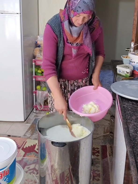 Sweet village Life❤️ #pirozhki #creamfilled #creamfilledporozhki #piroshki #dessert #ruralcuisine #rural_cuisine #villagelife #countrylife #gilan #mazandara #iran #ruralcuisine #rural_cuisin #rural_life #villagelife #countryl #rurallife #rural #ASMR #asmrcooking #relaxingvideo #goodmood #goodvibe #vibe #Vlog #cooking #gilan #mazandaran #usa #usa_tiktok #usa🇺🇸 #usatiktok #unitedstates #newyork #newyorkcity 