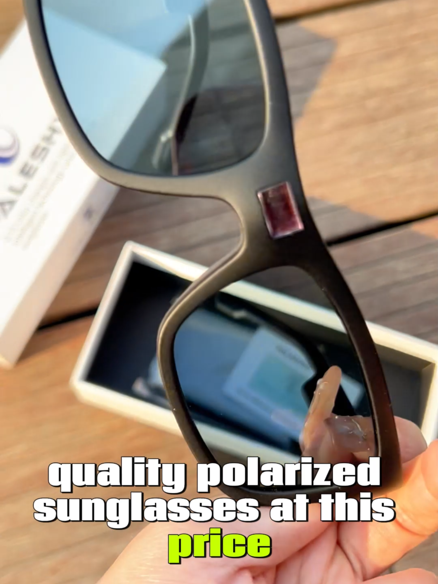 Wear anti-glare polarized glasses when driving#tiktokshopyearendsale #tiktokshopholidayhaul #tiktokshopblackfriday #TikTokShop #sunglasses #newyearnewaura