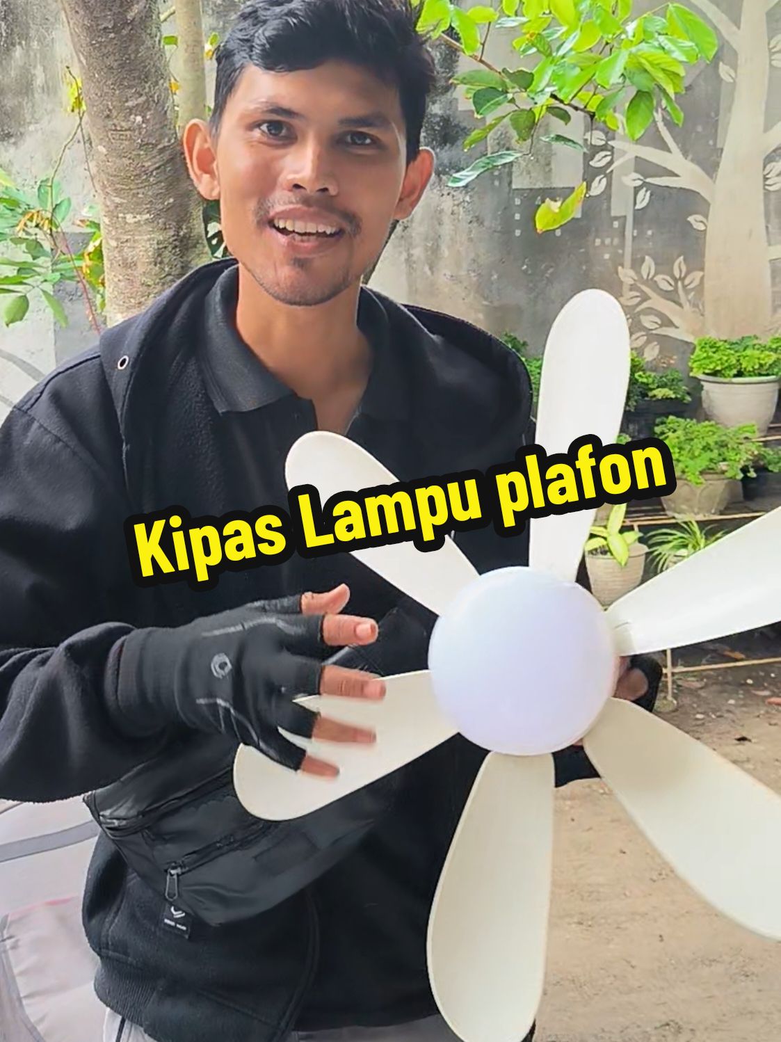 Kipas angin dan lampu bisa di gunakan sekalian, lampunya terang Kipas nya kencang, bisa di atur pakai remot, #kipaslampuplafon #kipasanginlampu #kuriraja 