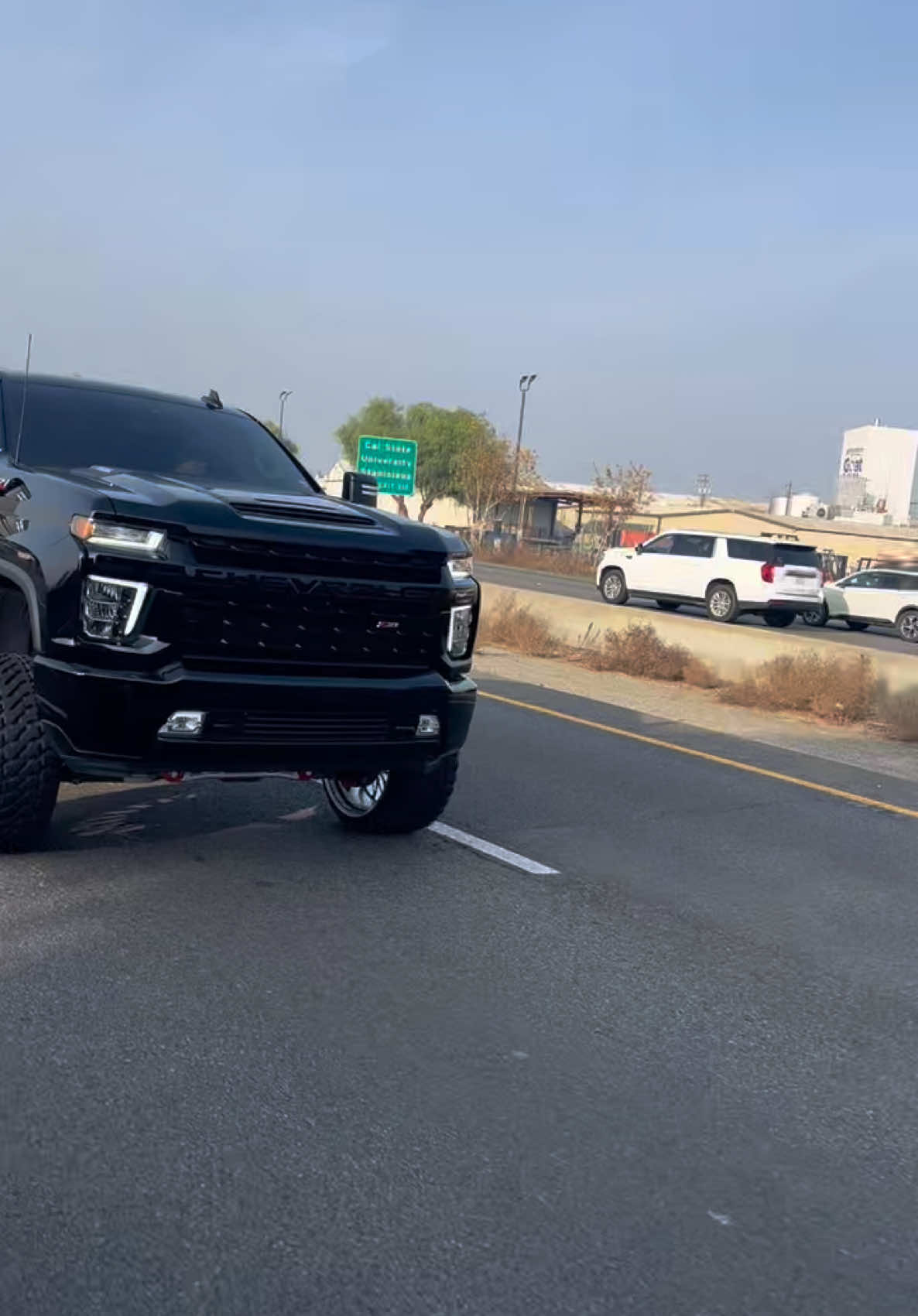 Skatin down 99 ⛸️⛸️ #dieselpower #dieseltrucks #chevy #silveradonation #duramax #duramaxpower #liftedtrucks #z71 