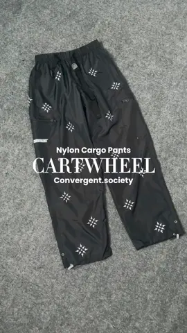 Bagian 106 | Nylon cargo pants ini jadi favorit sih karena desainnya cakep abis😮‍💨 #convergent #outfit #skena #pants #cargopants 