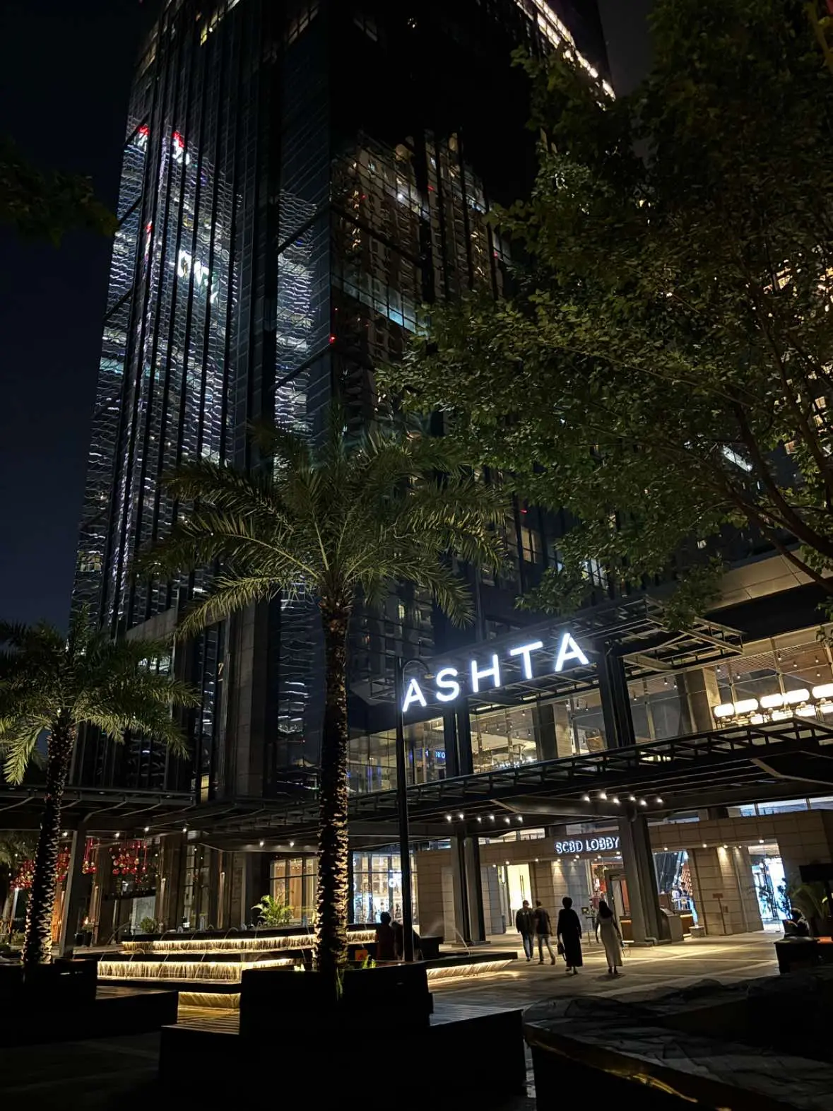 Pesona SCBD malam hari!! #citylights #photography #cinematic #jakarta #sudirman 