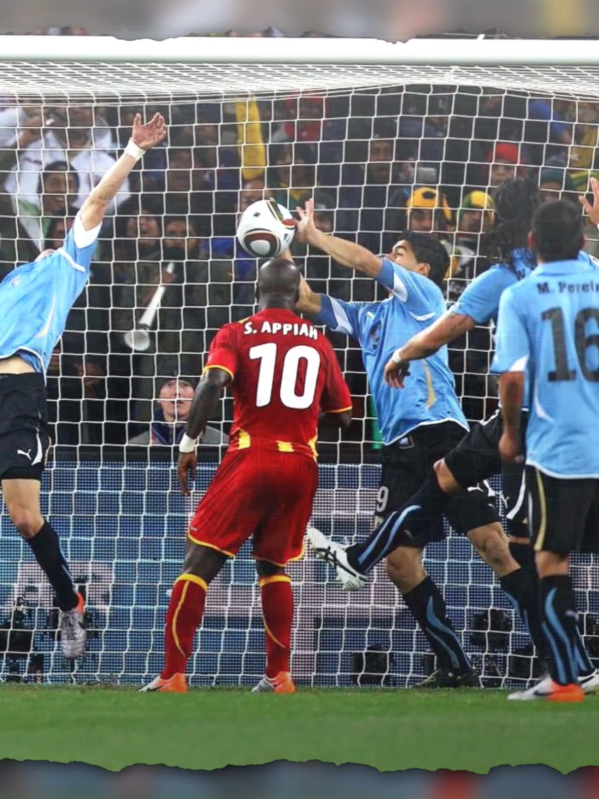 langsung dibenci satu negara😹 #luissuarez #uruguay #ghana #worldcup2010 #fyp #jj #football 