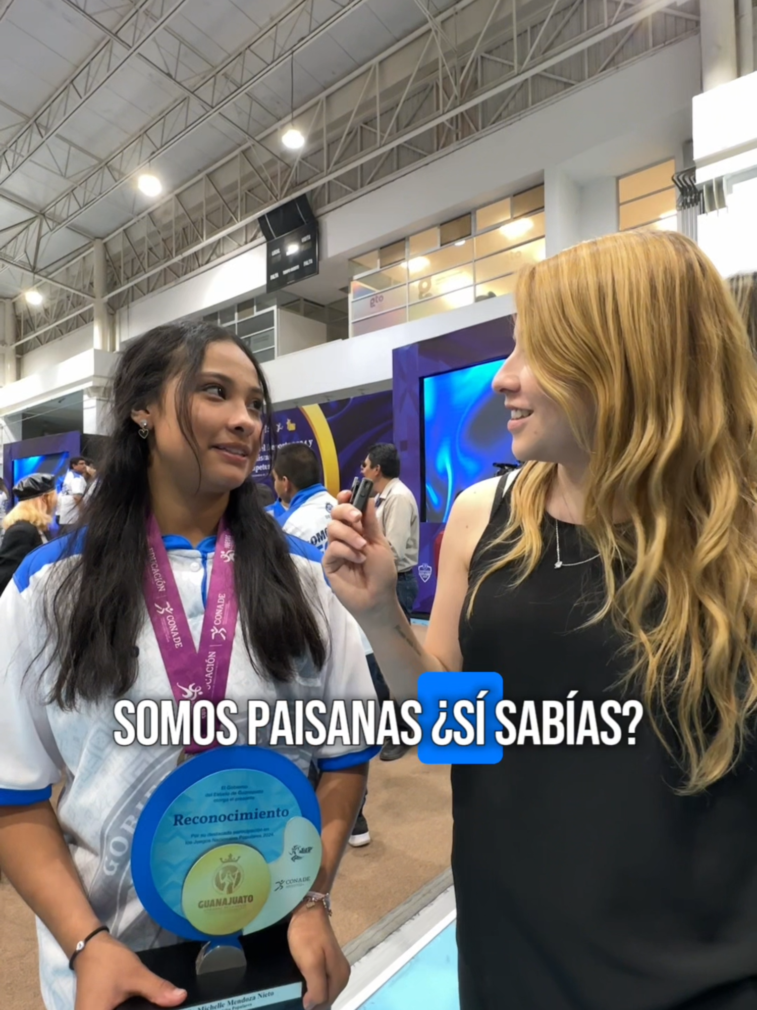 Ofelia, es una talentosa atleta guanajuatense, que fue reconocida durante el Premio Estatal del Deporte por su disciplina, esfuerzo y el respaldo incondicional de su familia. ¡Un orgullo para todos! #GobiernoDeLaGente 🏆💪