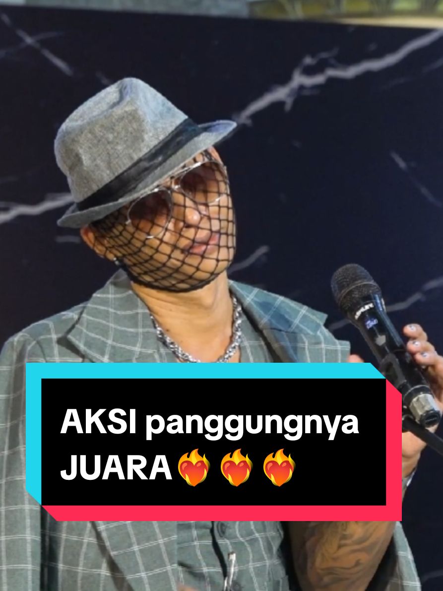 berawal lagu melow di susul lagu crazy about you, perpindahan aksi panggung yg kereen,and yess, aku setuju dengan komentar bejho bukan penyanyi dangan keahlian vokal, tp penyanyi berkarakter, #bejho #singer #bejhoigt #band #music #musician #singersongwriter #unique #penyanyiunik #fyp #viral #gointernational #VoiceEffects 