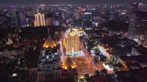 Nhà thờ Đức Bà từ góc nhìn trên cao #xuhuong #fypシ゚ #fyp #chismestiktok #quận1 #flycam #nhathoducba 