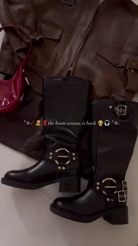 New Arrival ‧₊˚🖇️✩ ₊˚🎧⊹♡ Steve madden boots Available Inbox for price and order Size Available #deliveryallovernepal✈️🚘🇳🇵  #daisy_mood  #fypシ  #boots 
