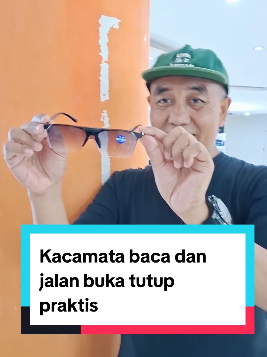 Membalas @budibaik100 kacamata baca dan jalan buka tutup #jagoanvideotrending #megaguncang1212 #kacamatabaca #kacamataplus #kacamataplus #kacamatabacaplus  #kacamatabukatutup 