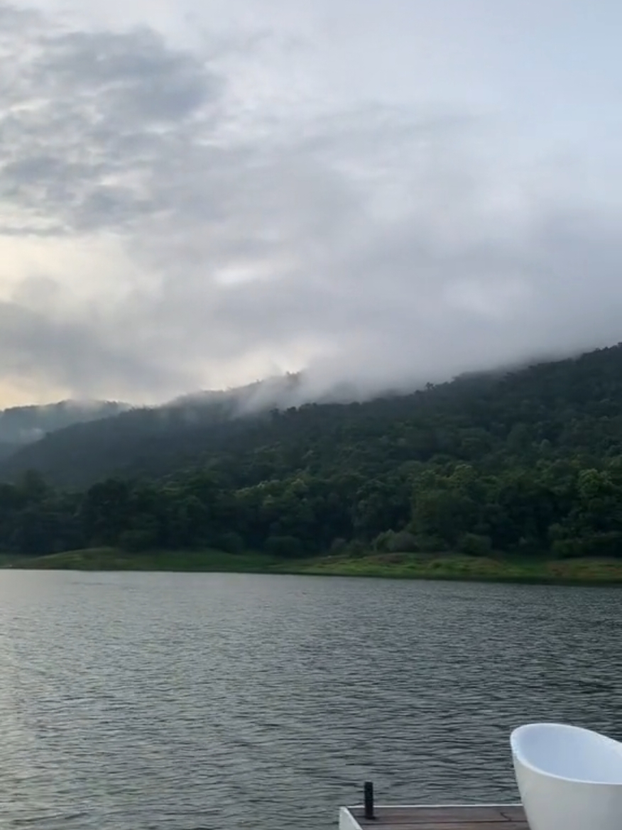 ถ้าหากชีวิตมันเหนื่อยล้าก็พาร่างกายเธอมาพักผ่อน... ที่ Mountain float ChiangMai  ให้ธรรมชาติฮีลใจ💚 ได้ดีที่สุด