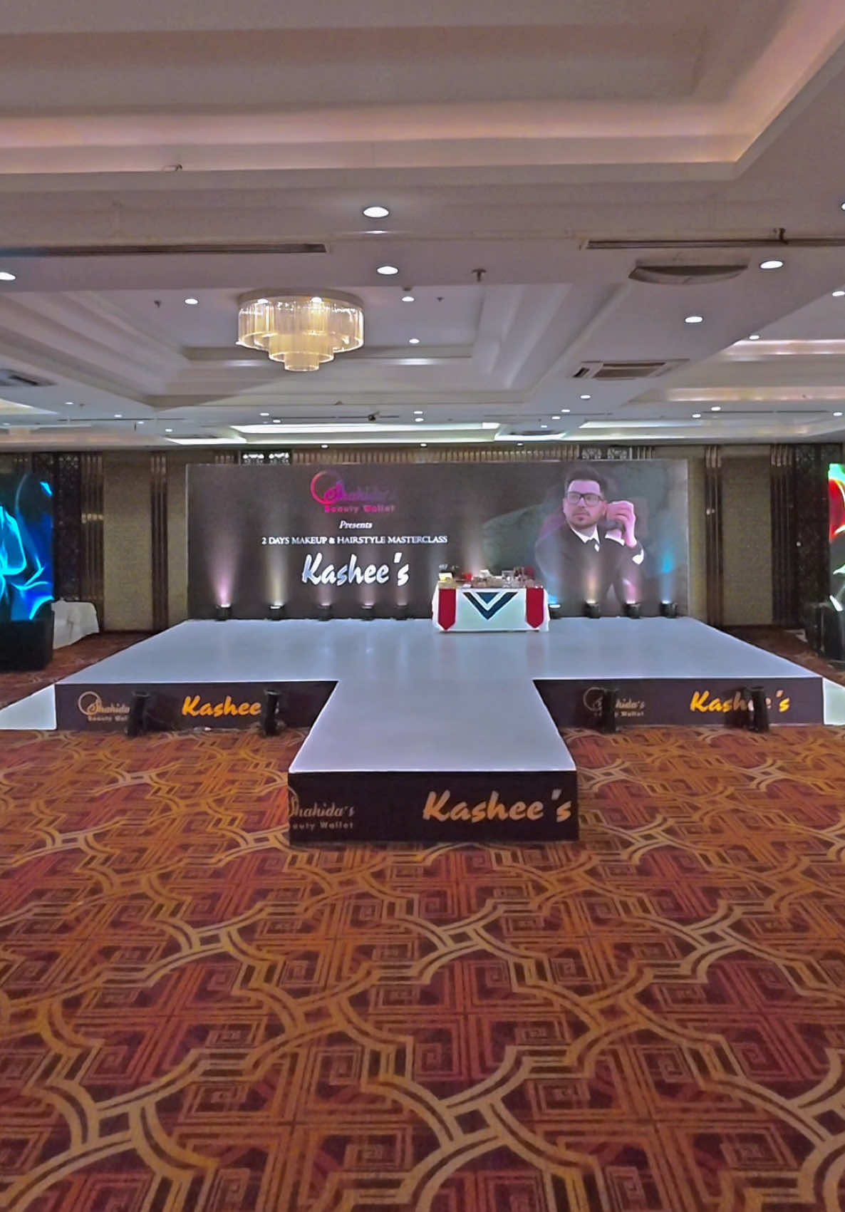 Ready to take your makeup skills to the next level? Join Kashee’s exclusive Master Class in Bangladesh and learn from the makeup maestro himself! 💄🌟  #KashifAslam #Kashees #KasheesInBangladesh #MakeupMastery #BeautyRevolution 