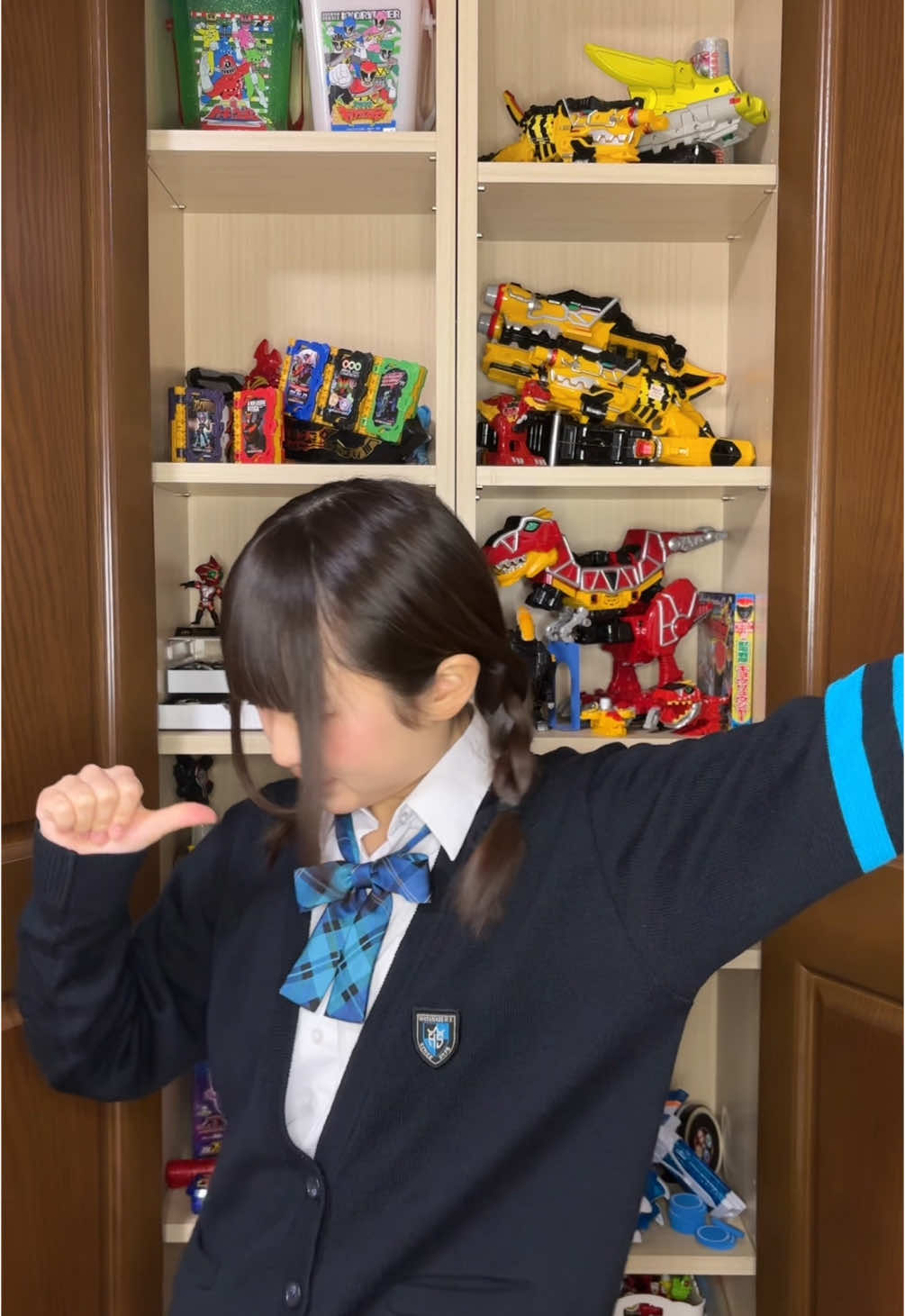 どのスーパー戦隊シリーズに引き継きどの仮面ライダーでしょうかシリーズ！！ ※覚えてるシーンによって変身ポーズが違います(๑o̴̶̷᷄﹏o̴̶̷̥᷅๑) #仮面ライダー #変身ポーズ #変身 #特撮女子 #特撮 #渡辺高等学院 #高校1年生 