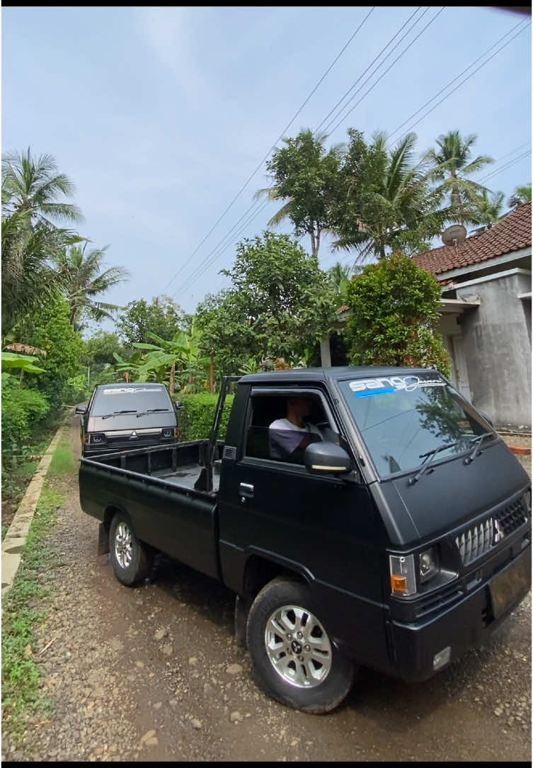 liyane do fresh flower aku tak fresh vegetables.  #l300_pickup #l300 #l300maniaindonesia #sapekkonten #banjarnegara24jam #elsapekindonesia #l300 