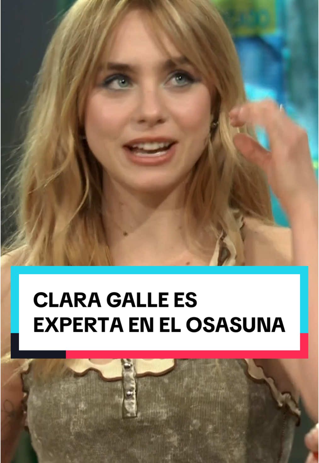 Clara Galle, la mayor experta del Osasuna. Si un día la invitan al palco, va a ir con los nombres apuntados en la mano.  #LaRevuelta #DavidBroncano #ClaraGalle #Osasuna #Futbol #Quever #teleentiktok