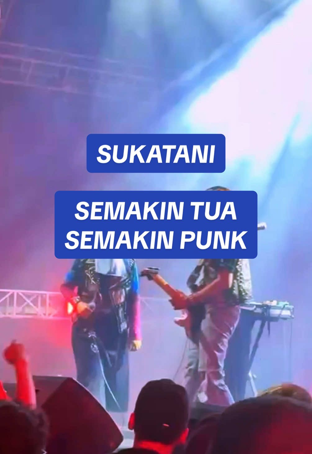 Sukatani - Semakin Tua, Semakin Punk 👨‍🎤🌽🏃🏿‍➡️🇬🇭 Sukatani live at “Pestapora” #sukatani #sukatanipurwakarta #semakintuasemakinpunk #music #skenaoutfit #pestapora #musiiiikkkkkk