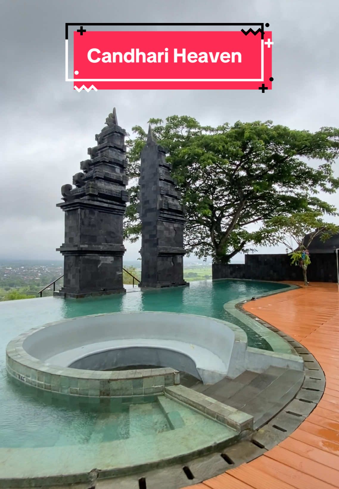 Salah satu rekomendasi resto dengan view candi prambanan, ada yang pernah kesini?? #jogjatravelid #candhariheaven #restojogja #prambanan #tripjogja #kulinerjogja 