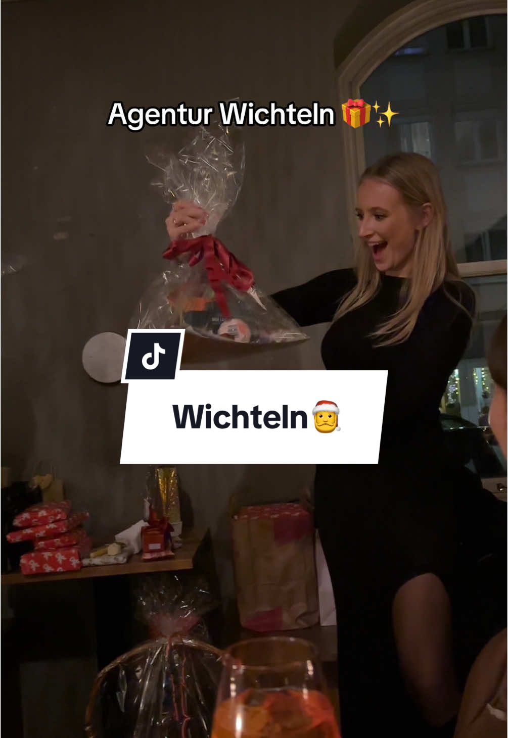 Es gab auf jeden Fall paar lustige Überraschungen 😂 #agentur #wichteln #weihnachten 