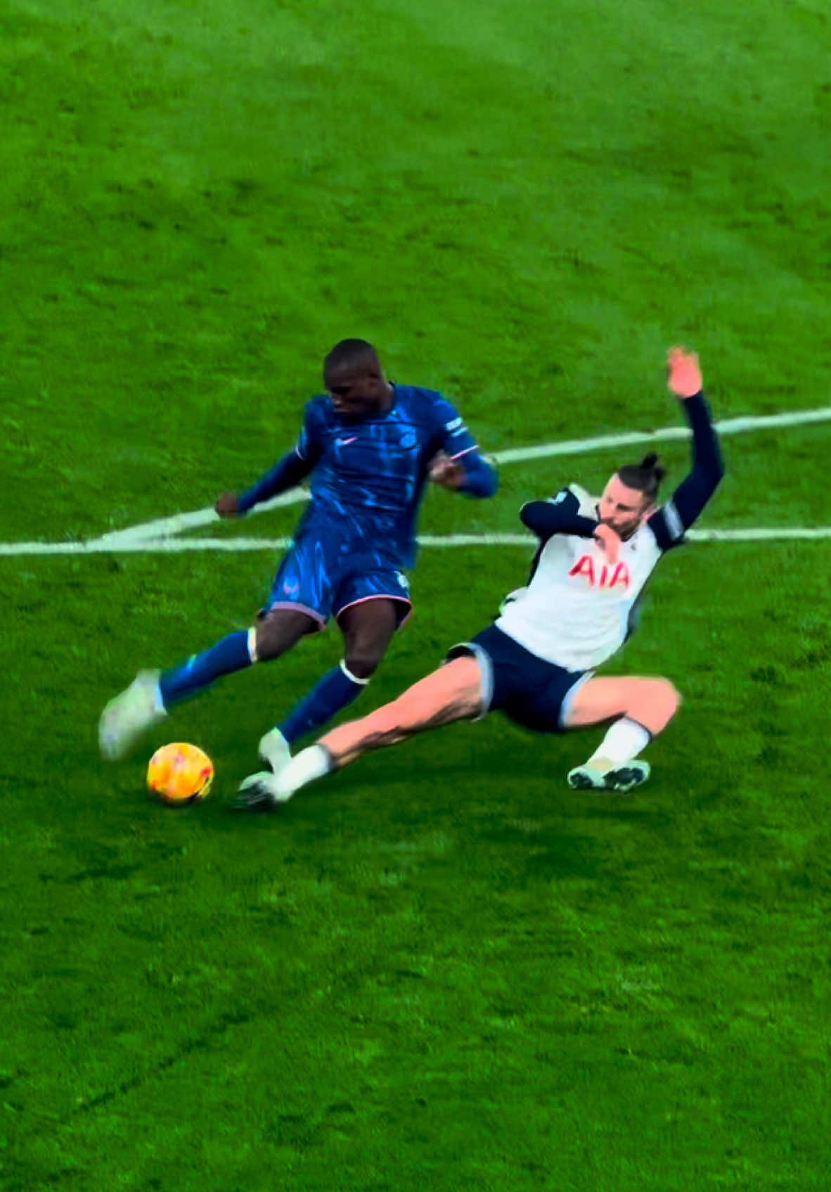 Is Dragusin the BEST Defender in the World?🤔 ⚽️Tottenham Hotspur vs Chelsea Premier League Sunday 8th December 2024 🏟️Tottenham Hotspur Stadium #Football #TottenhamHotspur #Chelsea #PremiereLeague #Tackle #foryou #Viral #Spurs #Midfielder #Dragusin #SlideTackle #Palmer 