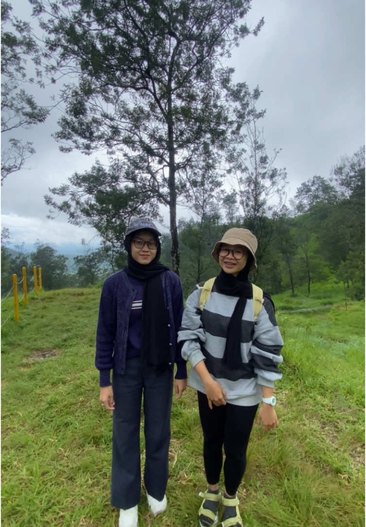 simulasi muncak everest🏔️ @putri the kid @🌷💗 @myaa  #kalitalang 